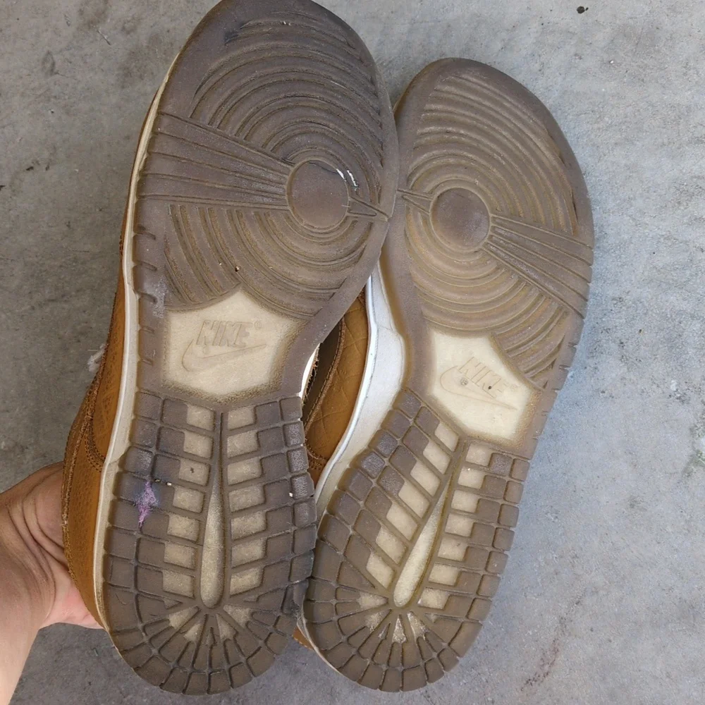 Nike Low Dunk Quilted Wheat‎ Womens Sneakers Size 7.5